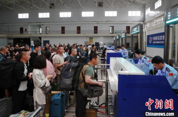 泸深A融通 黑河口岸：端午假期日均出入境旅客环比增50%